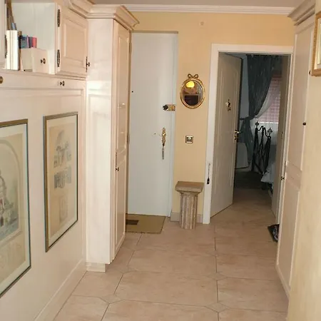 Residenza Giardino - Chez Antoinette Apartment