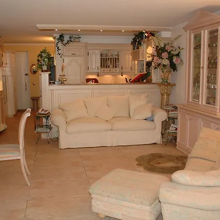 Residenza Giardino - Chez Antoinette אסקונה
